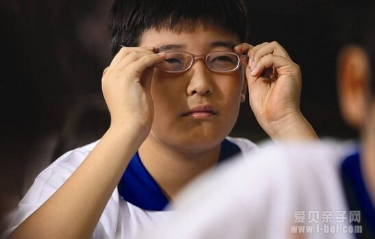 轻松纠正青少年假性近视的方法
