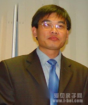 陶行知小学校长彭小虎.jpg