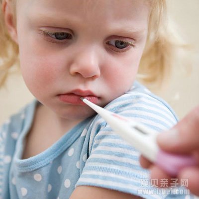 五种信号暗示宝宝要生病