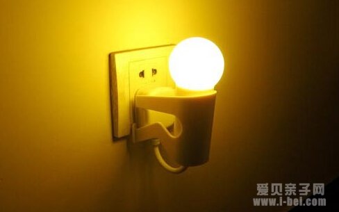 睡觉开灯会导致孩子性早熟吗