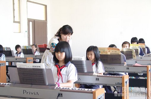 选择电子琴兴趣班要注意哪些问题