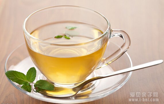 夏季 父母要常为孩子准备四杯水