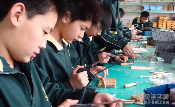 家长怎样帮助孩子顺利过度到初中生活