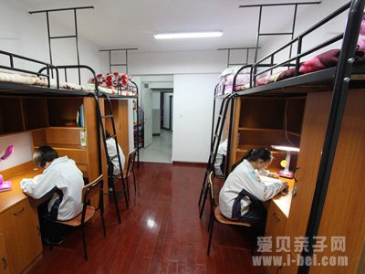 孩子是寄宿还是走读？什么样的孩子适合住校？
