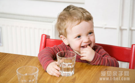 喝水有讲究 各年龄阶段孩子喝水量介绍