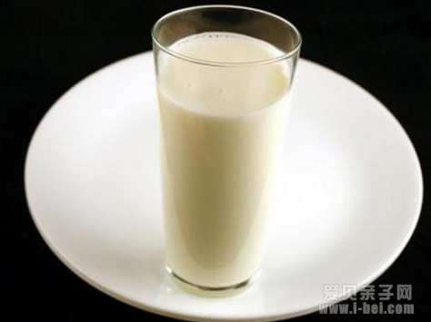 孩子在睡前不要吃这八类食物