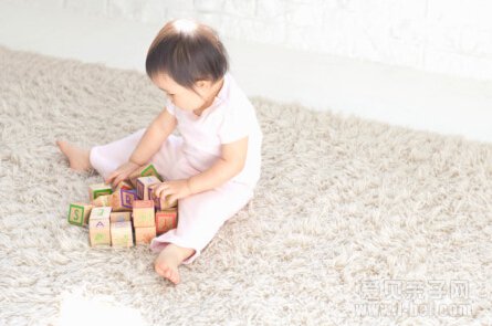 注意宝宝腿部发育让他走路更稳