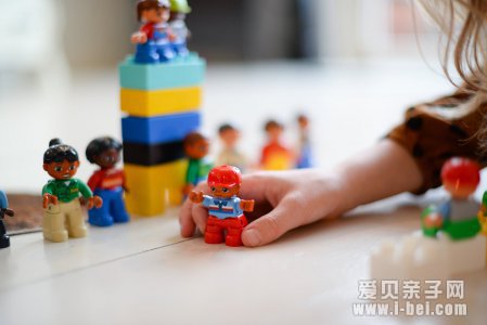 在育儿的过程中容易犯的五个错误和解决方案